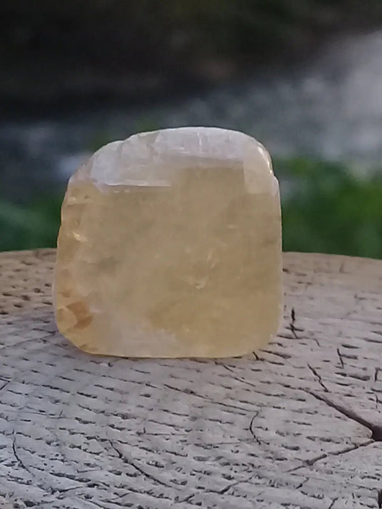 Calcite miel de France pierre roulée Grade A++++ Calcite miel de France pierre roulée