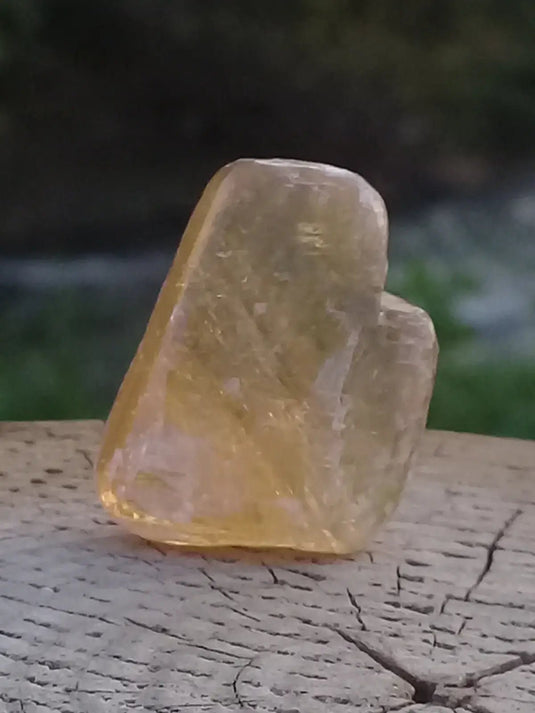 Calcite miel de France pierre roulée Grade A++++ Calcite miel de France pierre roulée