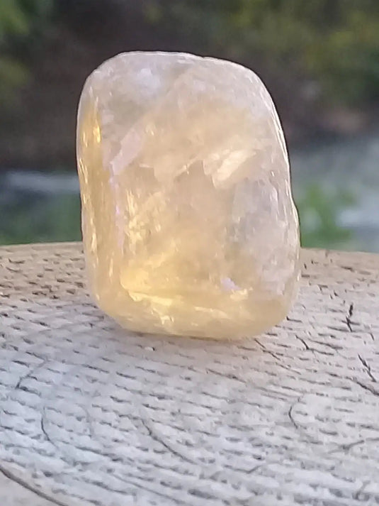 Calcite miel de France pierre roulée Grade A+++ Calcite miel de France pierre roulée