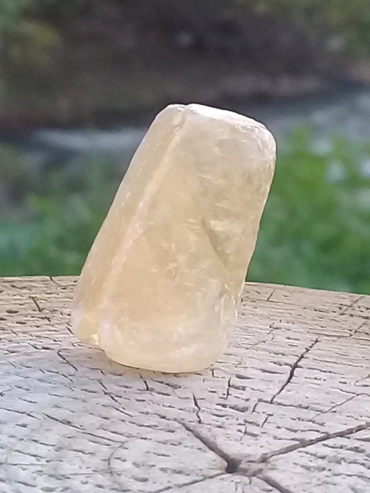 Calcite miel de France pierre roulée Grade A++++ Calcite miel de France pierre roulée