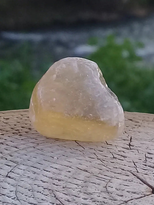 Calcite miel de France pierre roulée Grade A++++ Calcite miel de France pierre roulée