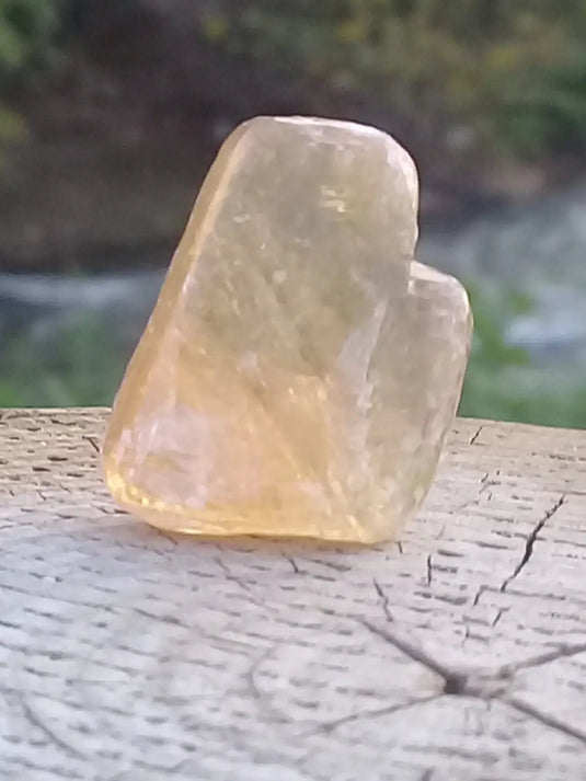 Calcite miel de France pierre roulée Grade A++++ Calcite miel de France pierre roulée