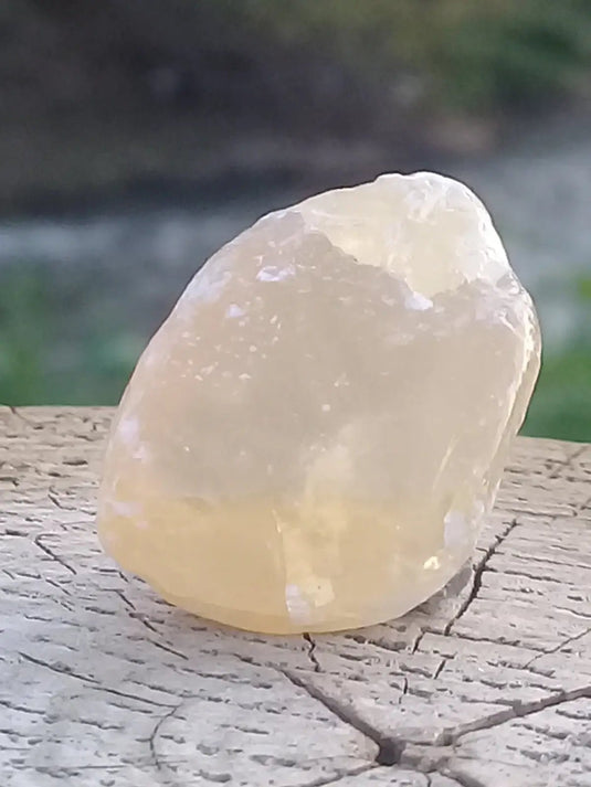 Calcite miel de France pierre roulée Grade A++++ Calcite miel de France pierre roulée