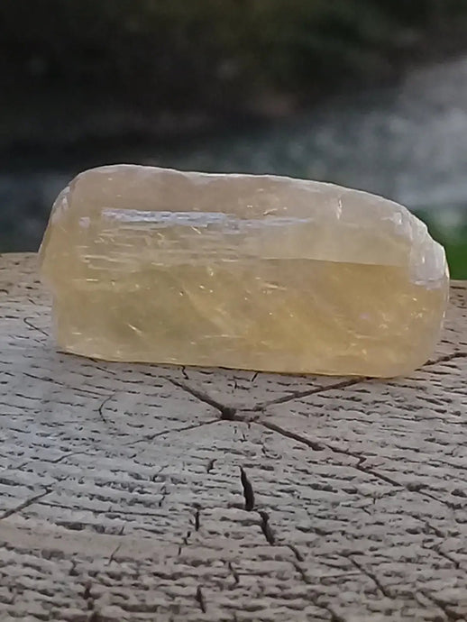 Calcite miel de France pierre roulée Grade A++++ Calcite miel de France pierre roulée