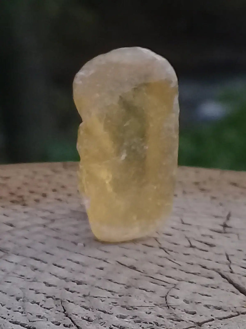 Load image into Gallery viewer, Calcite miel de France pierre roulée Grade A++++ Calcite miel de France pierre roulée
