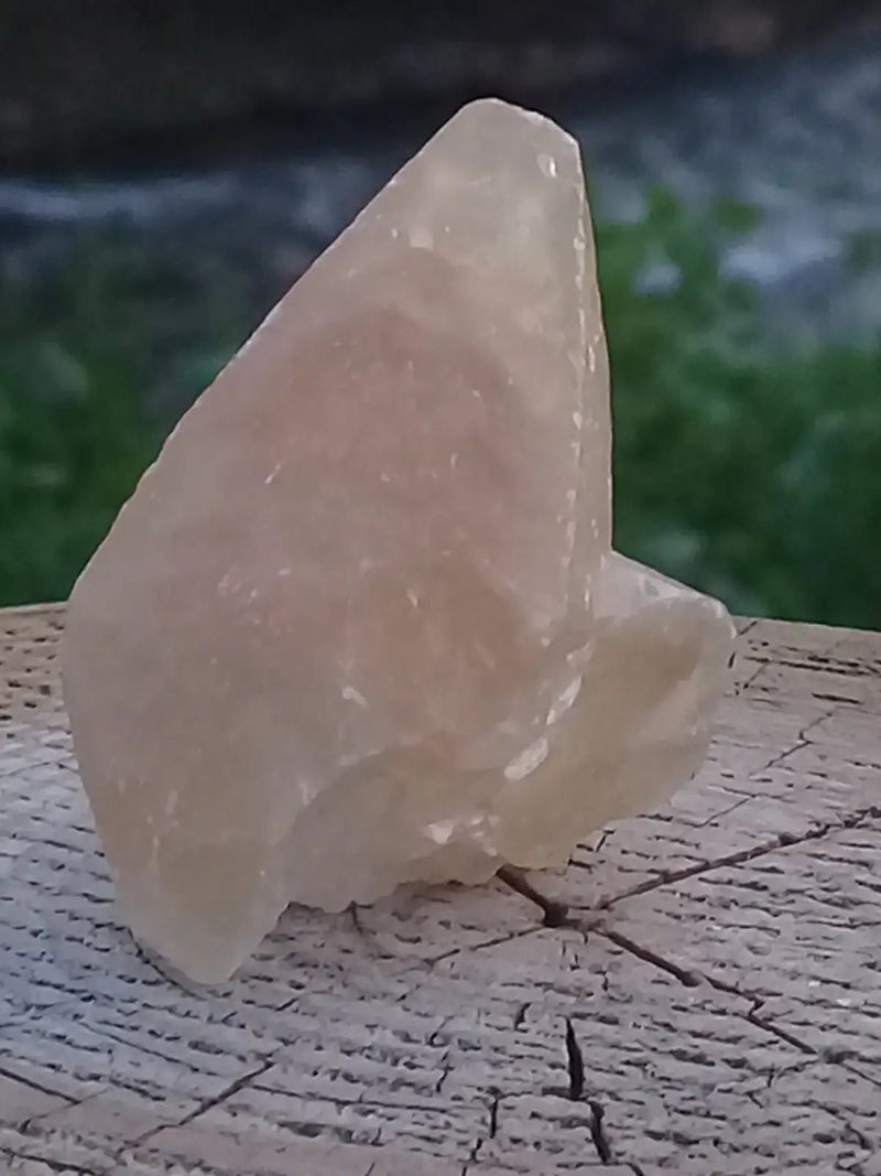 Chargez l&#39;image dans la visionneuse de la galerie, Calcite miel de France pointe brute Grade A++++ Calcite miel de France pointe brute
