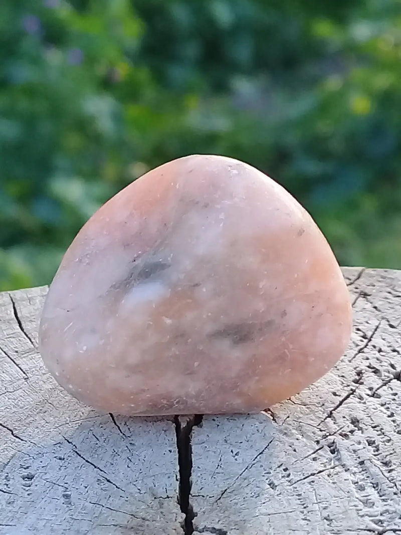 Chargez l&#39;image dans la visionneuse de la galerie, Calcite orange de France pierre roulée Grade A+++ Calcite orange de France pierre roulée
