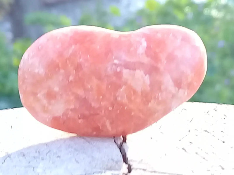 Chargez l&#39;image dans la visionneuse de la galerie, Calcite orange de France pierre roulée Grade A++++ Calcite orange de France pierre roulée
