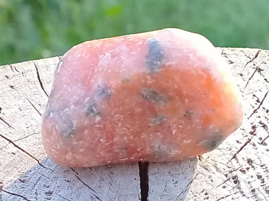 Calcite orange de France pierre roulée Grade A+++ Calcite orange de France pierre roulée