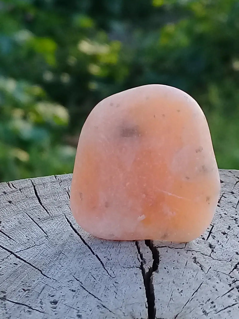 Chargez l&#39;image dans la visionneuse de la galerie, Calcite orange de France pierre roulée Grade A+++ Calcite orange de France pierre roulée
