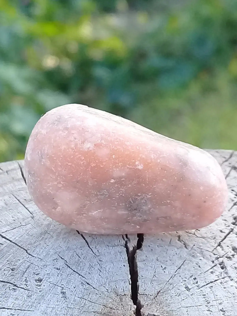 Chargez l&#39;image dans la visionneuse de la galerie, Calcite orange de France pierre roulée Grade A+++ Calcite orange de France pierre roulée
