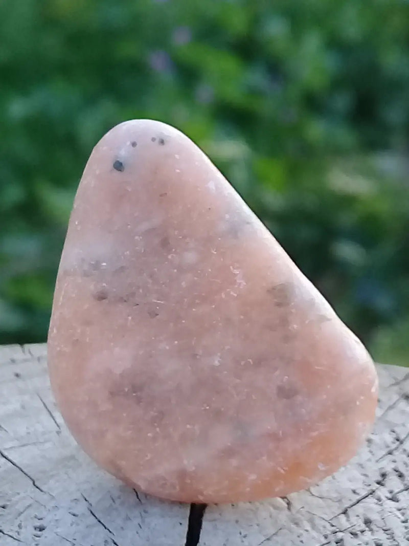 Chargez l&#39;image dans la visionneuse de la galerie, Calcite orange de France pierre roulée Grade A+++ Calcite orange de France pierre roulée
