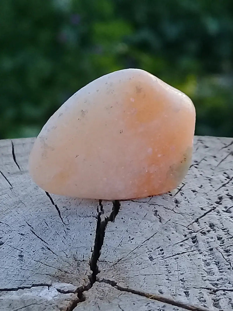 Chargez l&#39;image dans la visionneuse de la galerie, Calcite orange de France pierre roulée Grade A+++ Calcite orange de France pierre roulée
