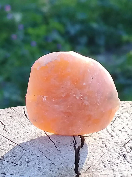 Calcite orange de France pierre roulée Grade A+++ Calcite orange de France pierre roulée