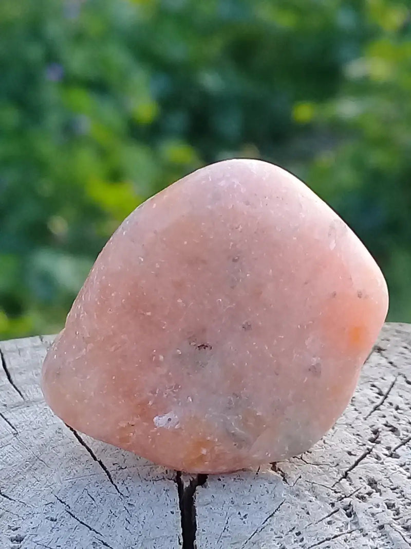 Chargez l&#39;image dans la visionneuse de la galerie, Calcite orange de France pierre roulée Grade A+++ Calcite orange de France pierre roulée
