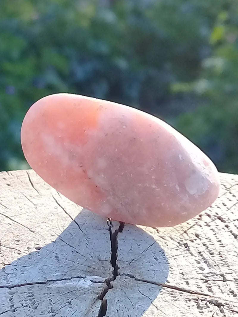 Chargez l&#39;image dans la visionneuse de la galerie, Calcite orange de France pierre roulée Grade A+++ Calcite orange de France pierre roulée
