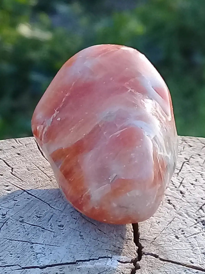 Chargez l&#39;image dans la visionneuse de la galerie, Calcite orange de France pierre roulée Grade A++++ Calcite orange de France pierre roulée
