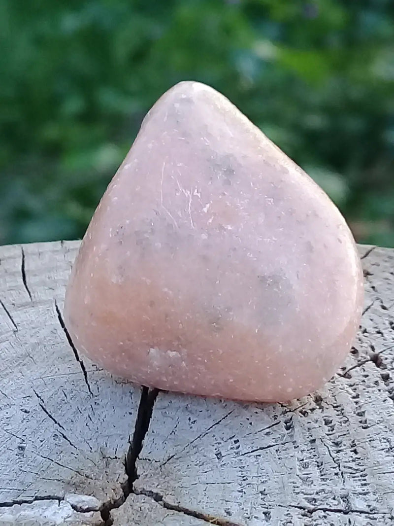 Chargez l&#39;image dans la visionneuse de la galerie, Calcite orange de France pierre roulée Grade A+++ Calcite orange de France pierre roulée
