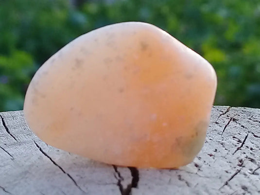 Calcite orange de France pierre roulée Grade A+++ Calcite orange de France pierre roulée