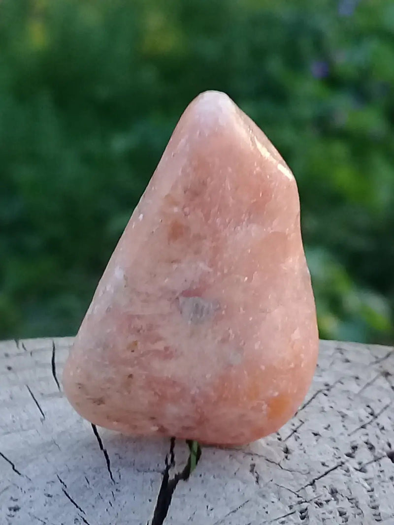 Chargez l&#39;image dans la visionneuse de la galerie, Calcite orange de France pierre roulée Grade A+++ Calcite orange de France pierre roulée
