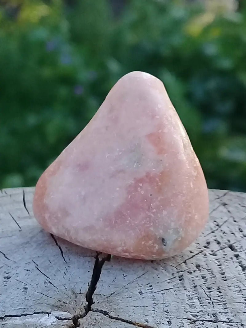 Chargez l&#39;image dans la visionneuse de la galerie, Calcite orange de France pierre roulée Grade A+++ Calcite orange de France pierre roulée
