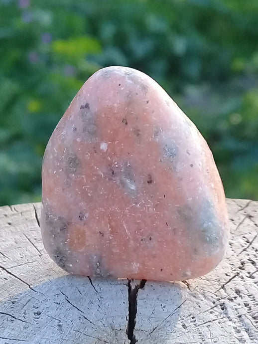 Calcite orange de France pierre roulée Grade A+++ Calcite orange de France pierre roulée Dans la besace du p'tit Poucet   