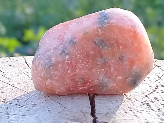Calcite orange de France pierre roulée Grade A+++ Calcite orange de France pierre roulée Dans la besace du p'tit Poucet   