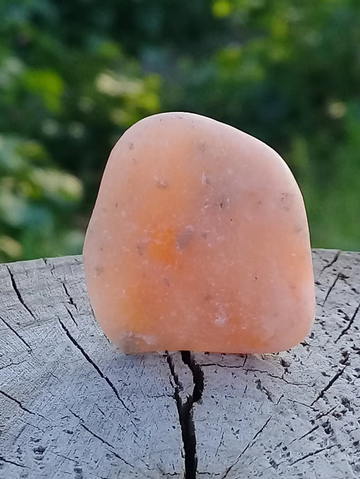 Calcite orange de France pierre roulée Grade A+++ Calcite orange de France pierre roulée Dans la besace du p'tit Poucet   