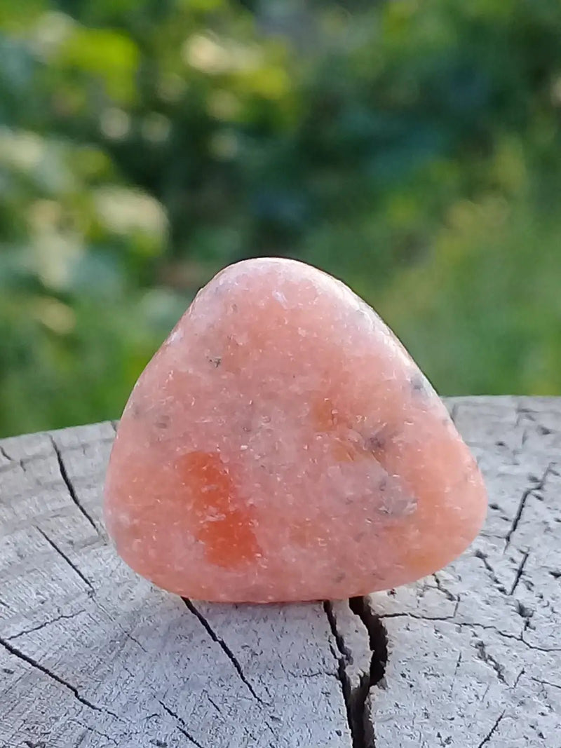 Chargez l&#39;image dans la visionneuse de la galerie, Calcite orange de France ^pierre roulée Grade A+++ Calcite orange de France pierre roulée
