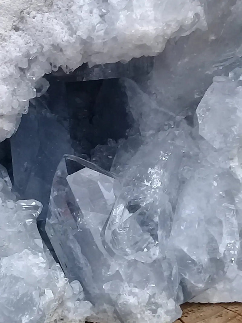 Load image into Gallery viewer, Célestine du Mexique en Géode Grade A ++++ Célestine du Mexique géode
