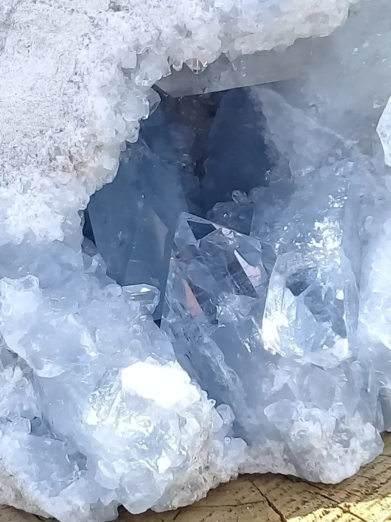 Load image into Gallery viewer, Célestine du Mexique en Géode Grade A ++++ Célestine du Mexique géode
