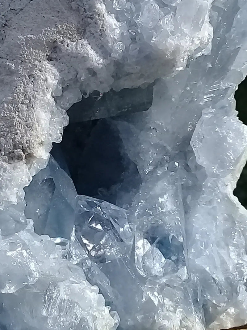 Load image into Gallery viewer, Célestine du Mexique en Géode Grade A ++++ Célestine du Mexique géode
