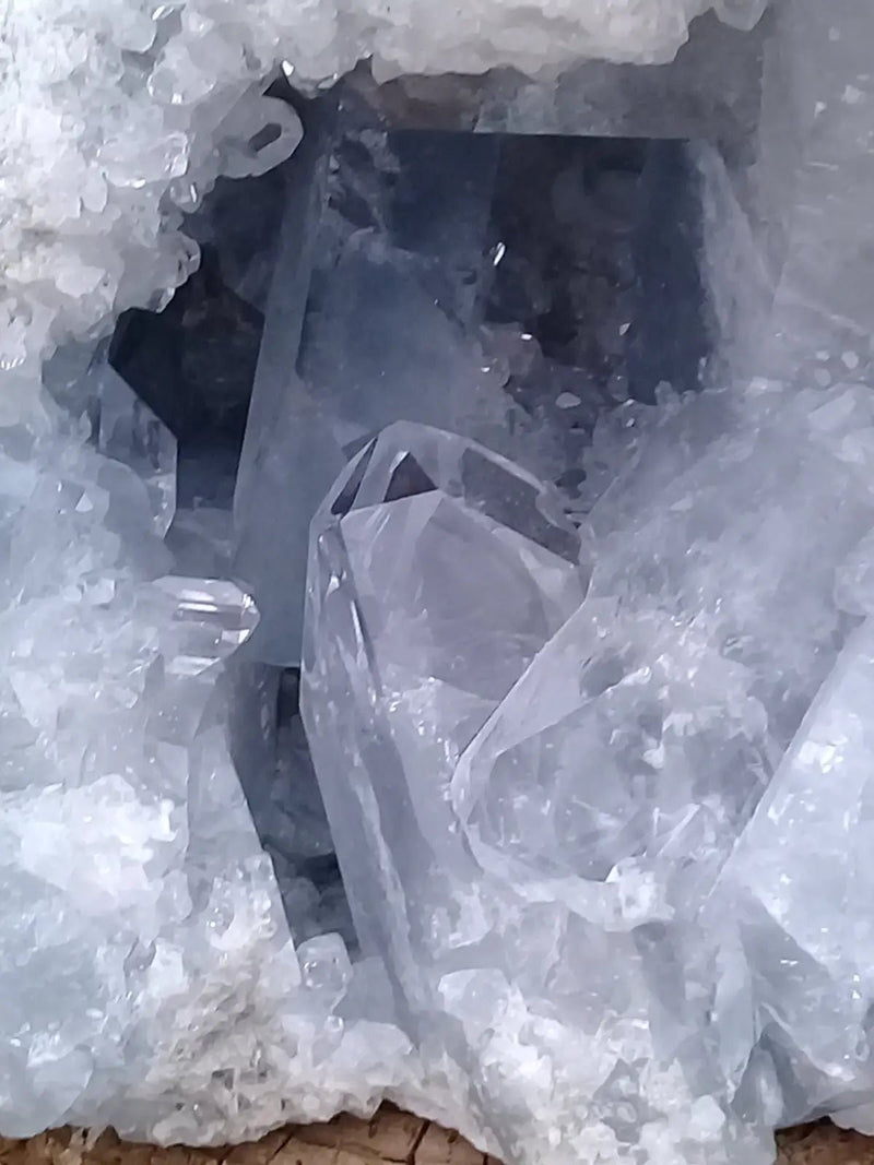 Load image into Gallery viewer, Célestine du Mexique en Géode Grade A ++++ Célestine du Mexique géode
