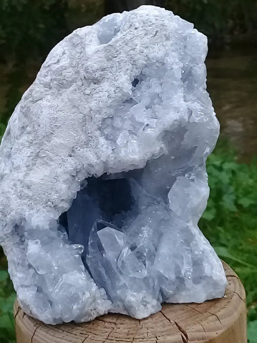 Célestine du Mexique en Géode Grade A ++++ Célestine du Mexique géode