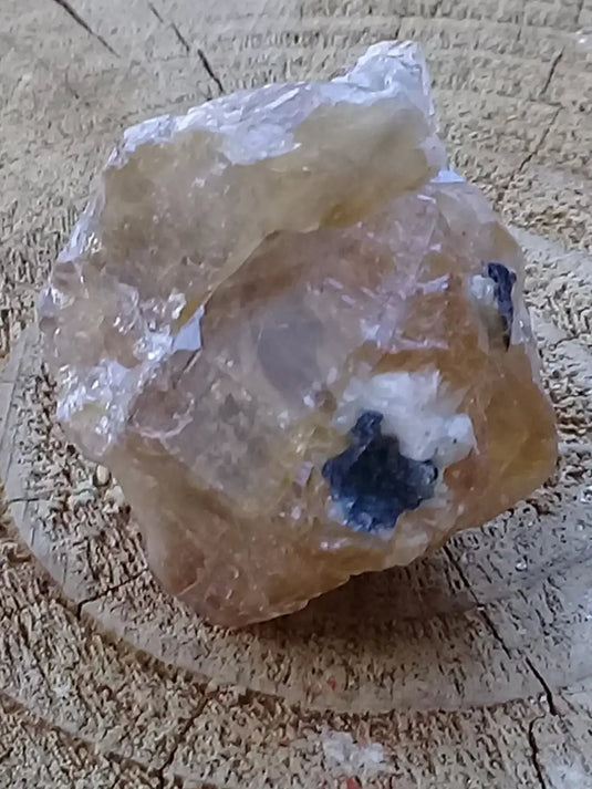 Cérusite du Maroc & Galène pierre brute Grade A++++ Cérusite du Maroc sur inclusions de Galènepierre brute