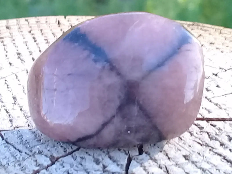 Load image into Gallery viewer, Chiastolite ou Andalousite pierre roulée Grade A ++++ Chiastolite / Andalousite pierre roulée
