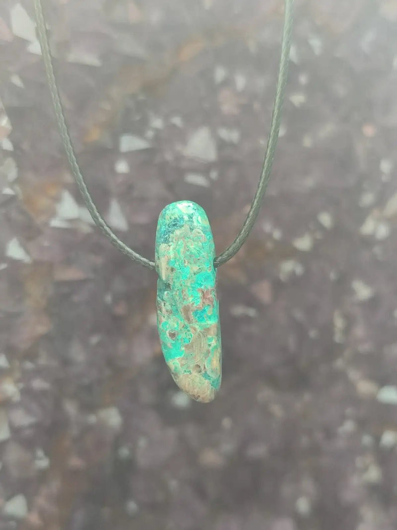 Chargez l'image dans la visionneuse de la galerie, Chrysocolle-Malachite Authentique de RDC - Pendentif - Grade Prémium Chrysocolle-Malachite pendentif
