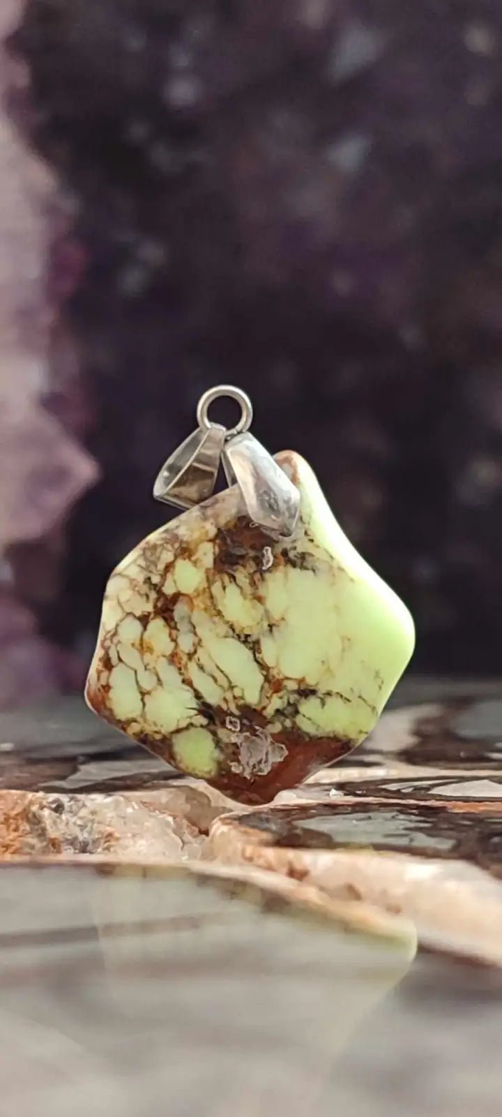 Load image into Gallery viewer, Chrysoprase citron d’Australie pendentif Grade A++++ (fourni avec cordon) Chrysoprase citron pendentif
