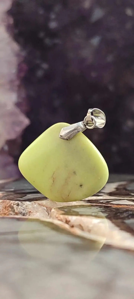 Chrysoprase citron d’Australie pendentif Grade A++++ (fourni avec cordon) Chrysoprase citron pendentif