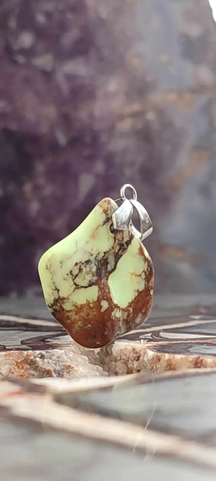 Load image into Gallery viewer, Chrysoprase citron d’Australie pendentif Grade A++++ (fourni avec cordon) Chrysoprase citron pendentif
