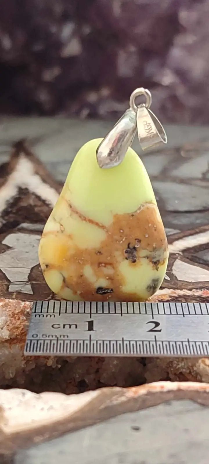 Load image into Gallery viewer, Chrysoprase citron d’Australie pendentif Grade A++++ (fourni avec cordon) Chrysoprase citron pendentif
