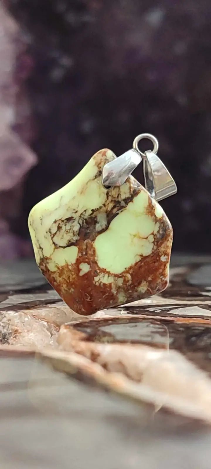 Load image into Gallery viewer, Chrysoprase citron d’Australie pendentif Grade A++++ (fourni avec cordon) Chrysoprase citron pendentif
