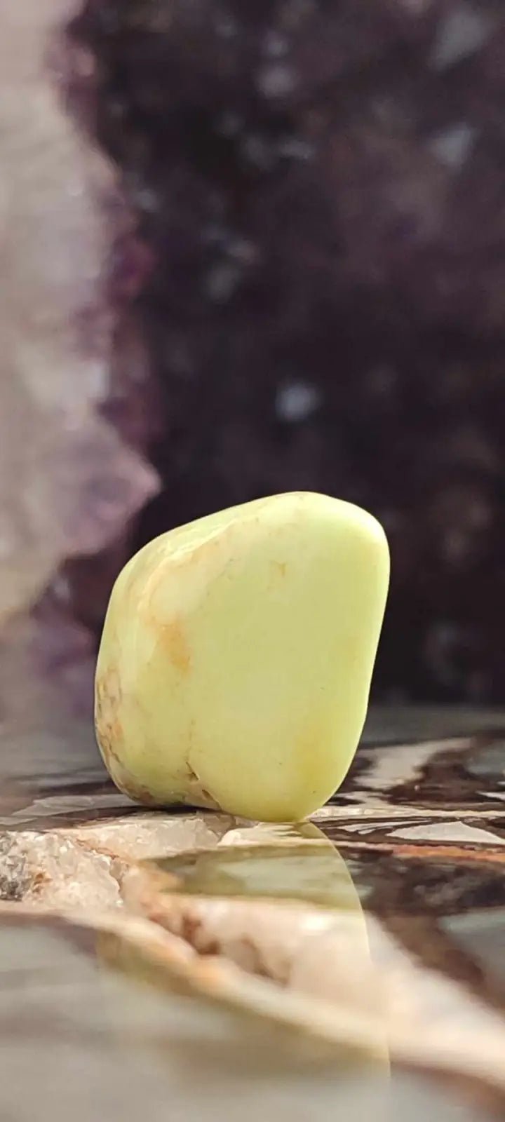 Chargez l'image dans la visionneuse de la galerie, Chrysoprase citron d’australie pierre roulée grade A++++
