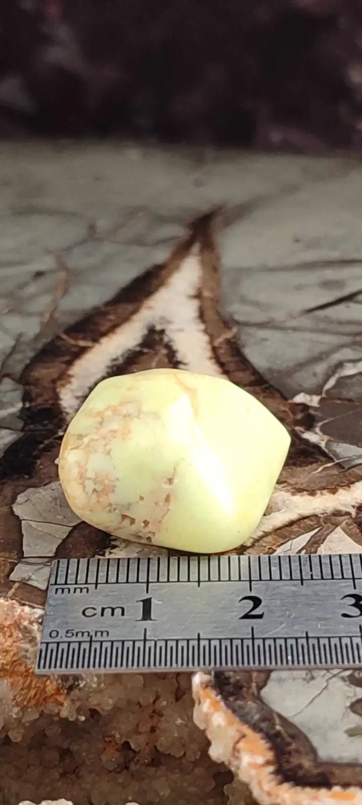 Chargez l'image dans la visionneuse de la galerie, Chrysoprase citron d’australie pierre roulée grade A++++
