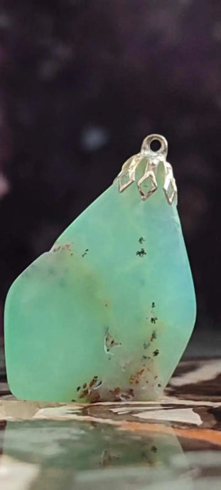 Chrysoprase du Kazakhstan pendentif Grade ’Extra’ (fourni avec cordon) Chrysoprase pendentifs