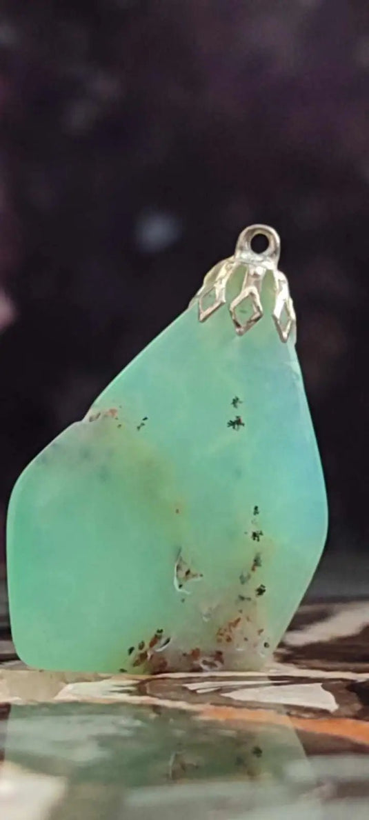 Chrysoprase du Kazakhstan pendentif Grade ’Extra’ (fourni avec cordon) Chrysoprase pendentifs