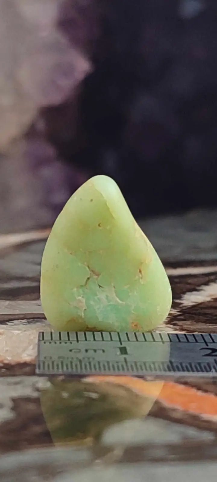 Chargez l&#39;image dans la visionneuse de la galerie, Chrysoprase du Kazakhstan pierre roulée Grade A++++ Chrysoprase pierre roulée
