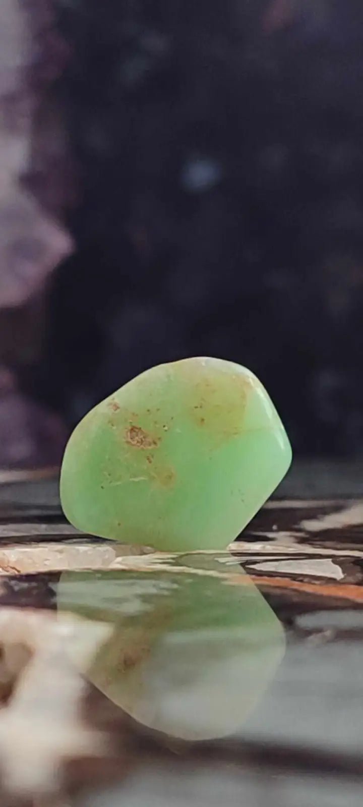 Chargez l&#39;image dans la visionneuse de la galerie, Chrysoprase du Kazakhstan pierre roulée Grade A++++ Chrysoprase pierre roulée
