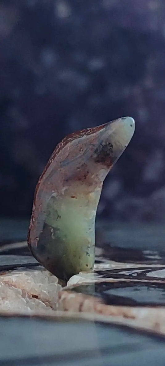 Chrysoprase du Kazakhstan pierre roulée Grade ’Extra’ Chrysoprase pierre roulée