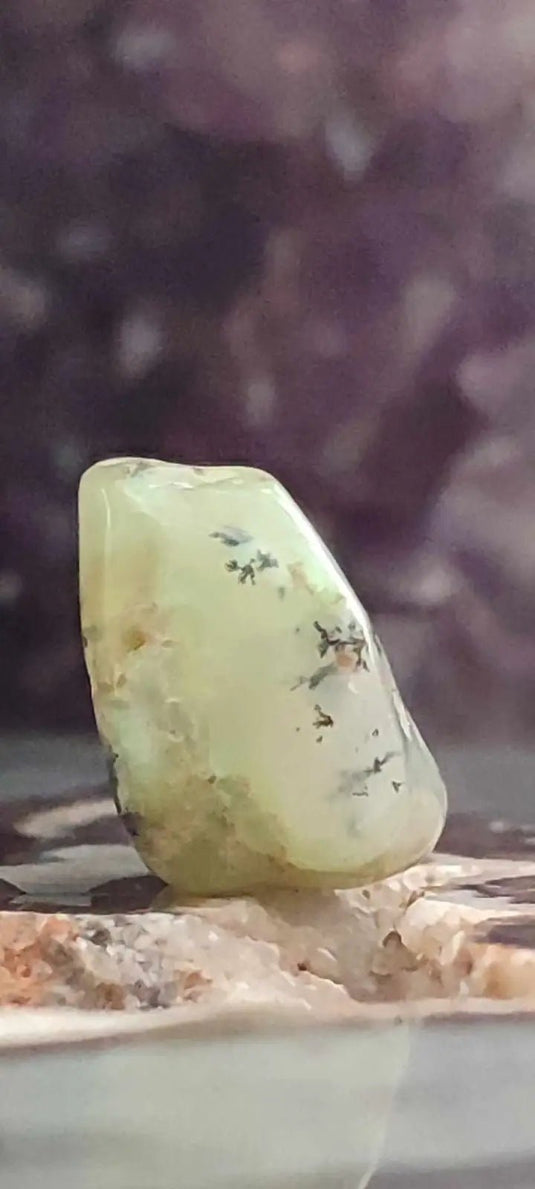 Chrysoprase du Kazakhstan pierre roulée Grade ’Extra’ Chrysoprase pierre roulée